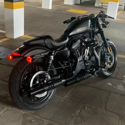 HARLEY-DAVIDSON SPORTSTER ROADSTER HARLEY-DAVIDSON SPORTSTER ROADSTER